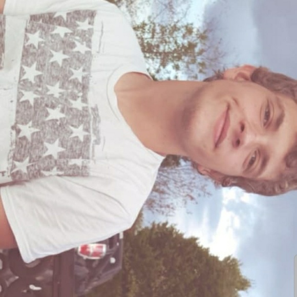 Meet your Posher, Byron - Picture 1 of 1